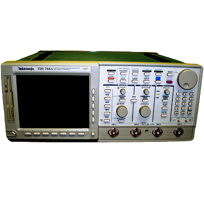 Tektronix TDS 744A 4 Channel 500 MHz Digital Oscilloscope 2GSa/s